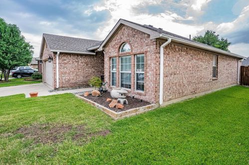 8344 Bowspirit Ln, Hurst, TX 76053-7424