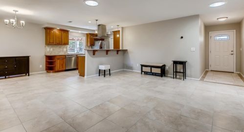 757 Honeydew Ln, Vista CA  92084-3115 exterior