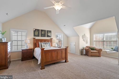 15340 Wits End Dr, Woodbridge VA  22193-5889 exterior