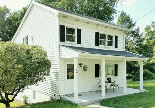 59 Old Albany Post Rd, Crotonville, NY 10562-1926