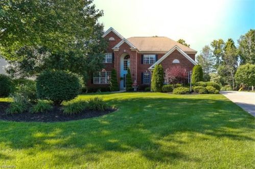 2809 Veron Ln, Twinsburg, OH 44087-3249