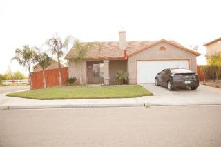 5287 Rosalia Ave, Fresno, CA 93723-7641