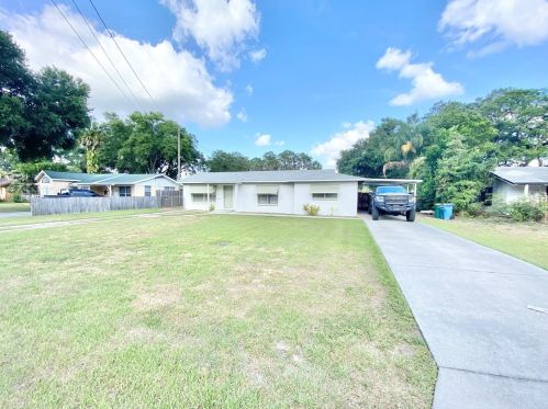 1306 Park Ave, Tavares FL  32778-2352 exterior