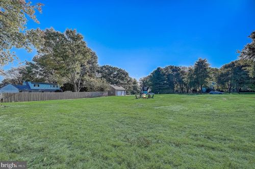 1497 Sweetbriar Ln, Lansdale PA 19446-3240 exterior