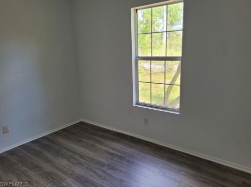 2725 4th St, Lehigh Acres, FL 33976-2528
