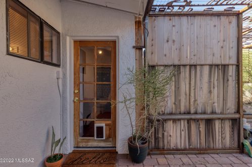 6715 Camino Padre Isidoro, Tucson AZ  85718-2037 exterior