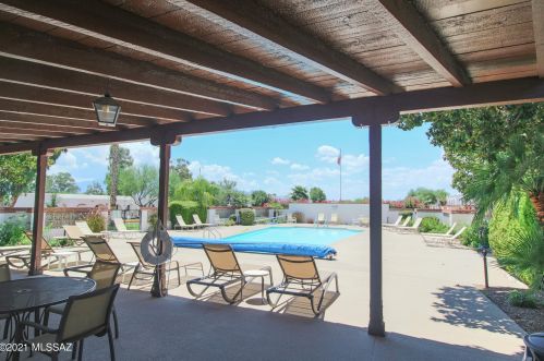 104 Paseo Pena, Green Valley AZ  85614-7001 exterior