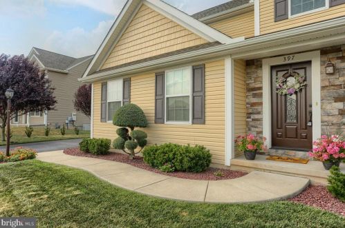 397 Riviera St, Mount Wolf, PA 17347-9217