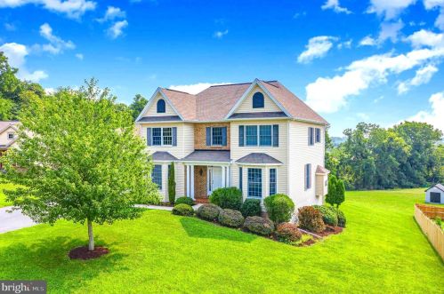 6107 Embers Ln, Harrisburg, PA 17109-5686