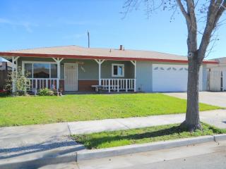 1971 Scenic Cir, Hollister, CA 95023-5823
