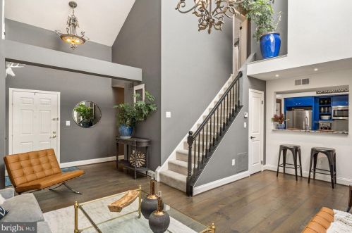 3323 Lakeside View Dr, Falls Church, VA 22041-2450