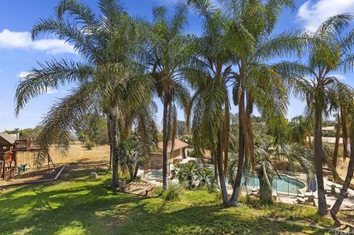 16060 Lenel Ct, Riverside CA  92504-5817 exterior