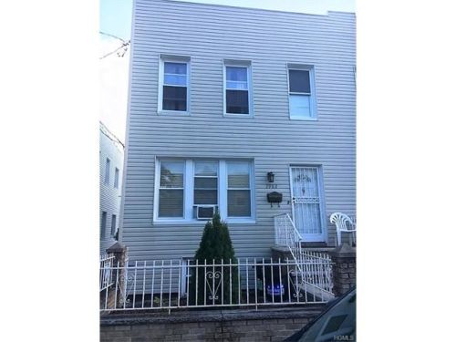 2982 Milton Pl, Bronx, NY 10465-3432