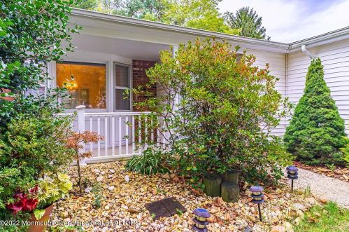 92 Lauren Ln, Bricktown, NJ 08723-7844