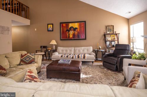 314 American Eagle Ct, Trenton NJ 08648-2558 exterior