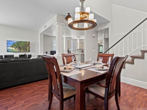 27003 Karns Ct, Santa Clarita, CA 91387-4967