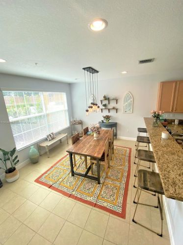 1418 147th Ter, Hollywood FL  33027-6187 exterior