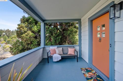 1510 Holman Rd, Oakland CA  94610-1833 exterior
