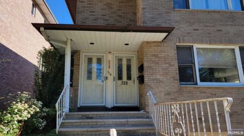 328 6th St, Palisades Park NJ  07650-2223 exterior