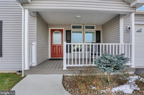 5 Laurie Dr, Lees Cross Roads, PA 17257-8150