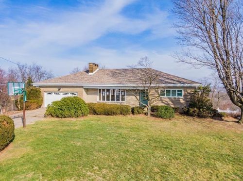 237 Crescent Dr, New Kensington, PA 15068-2501