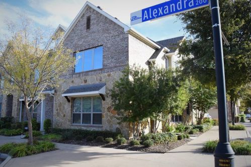 202 Alexandra Ave, Richardson TX  75081-4997 exterior