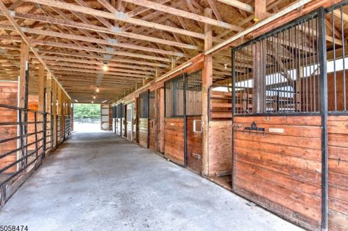 909 Greenville Rd, Wantage, NJ 07461-3614