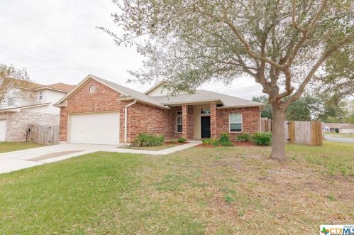 102 White Oak Ct, Victoria, TX 77901-7284