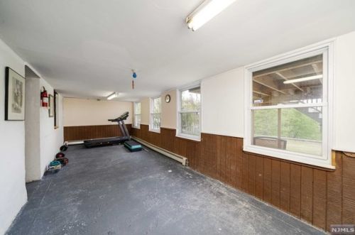 181 Overpeck Ave, Ridgefield Park NJ  07660-1218 exterior