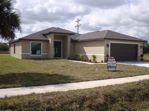 598 Morning Mist Ln, Lehigh Acres, FL 33974
