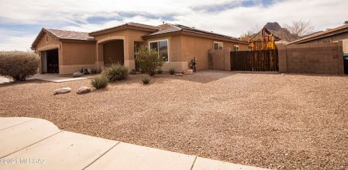 8255 Stonehill Dr, Tucson, AZ 85743-1438