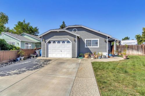 161 Sierra Ct, Hollister CA  95023-3045 exterior