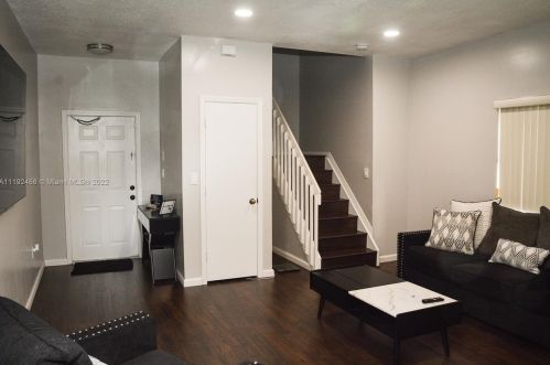 1990 103rd Ter, Hollywood FL  33025-1797 exterior