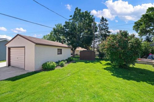 908 Thrush St, Green Bay WI  54303-4332 exterior