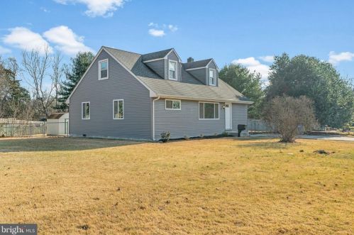 8 Griscom Ln, West Deptford, NJ 08096-3901