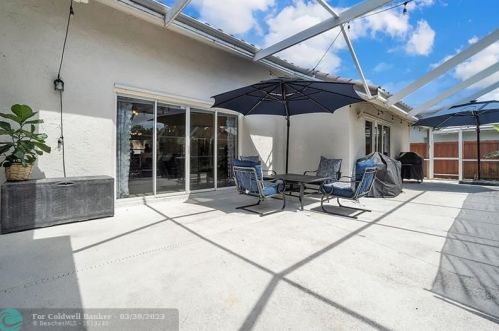 16340 11th St, Hollywood FL 33027-5115 exterior