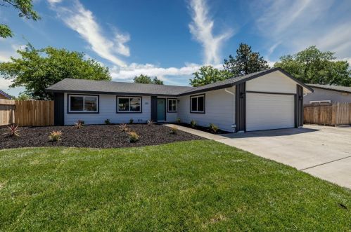 205 Briarcliff Dr, Folsom, CA 95630-2701