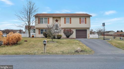 1245 Ashton Dr, Lees Cross Roads, PA 17257-8517