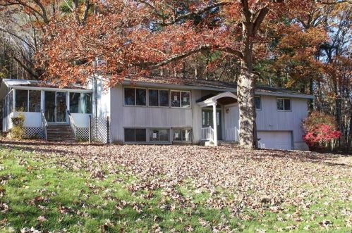 400 Hope Valley Rd, Amston, CT 06231-1208