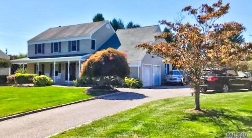 26 Tallmadge Trl, Miller Place, NY 11764-2328