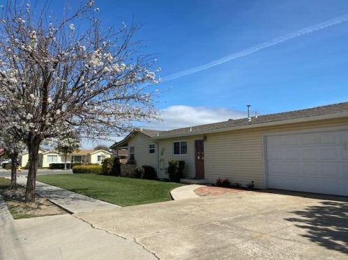525 Oak Ave, Greenfield, CA 93927-5730