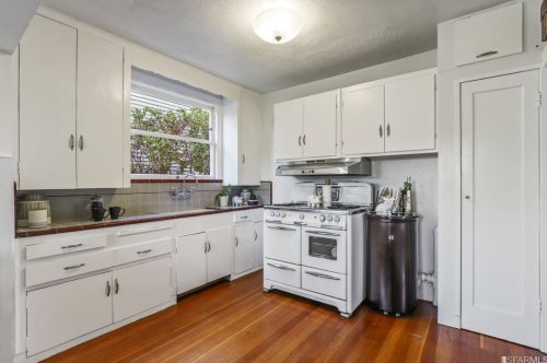 3061 Dakota St, Oakland CA 94602-3801 exterior