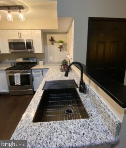 1244 Tristram Cir, West Deptford NJ  08051-2247 exterior