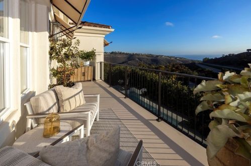 12 Tidal Surf, Newport Beach CA  92657-1905 exterior