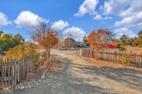 756 Jarvis Ln, Hollister, CA 95023-9356