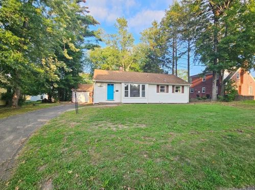 34 Joyce St, Bloomfield, CT 06002-3344