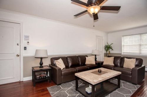 242 Parkside Dr, Airmont, NY 10901-7856