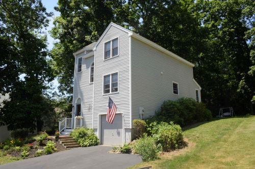 38 Alderwood Dr, Stratham, NH 03885-4212