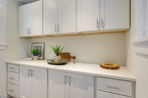 8 Emerson Pl, Montclair NJ  07043-1510 exterior