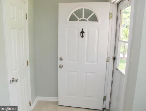 448 Willow Dr, Riverton NJ  08077-3420 exterior